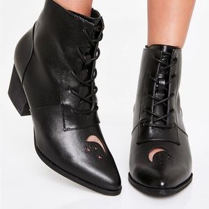 YRU Aura Boots - Dollskill
